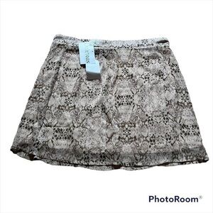 New sadie & sage crocodile pattern skirt